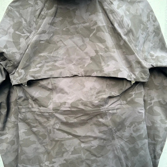 Lululemon The Rain Is Calling Jacket, size 6 - Picture 13 of 16